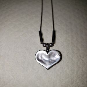 Heart pendant necklace